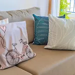 É no balanço do mar - Experiência única em lindo flat projetado, oceanview 2Q, 2WC